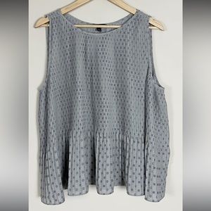 Banana Republic Women's Small Pleated Crinkle tank top purple W/flowers‎ Flowy